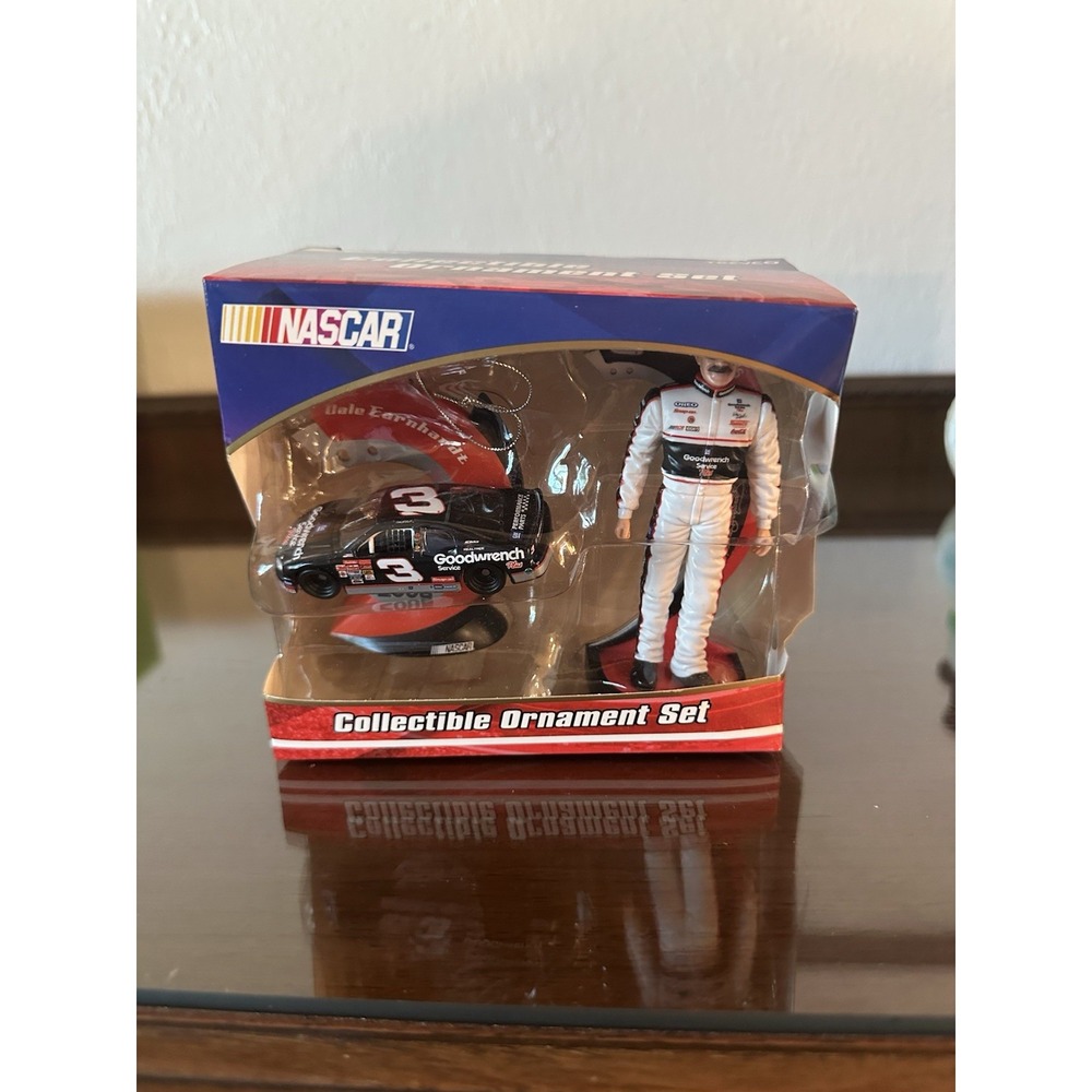2006 Trevco‎ NASCAR DALE EARNHARDT Christmas Ornament - NIB